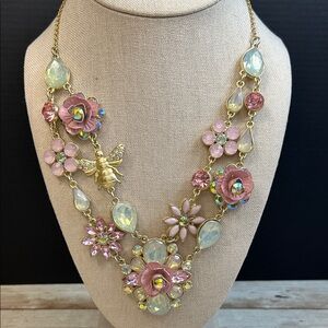 The most BEEutiful Pink and Gold Floral Necklace